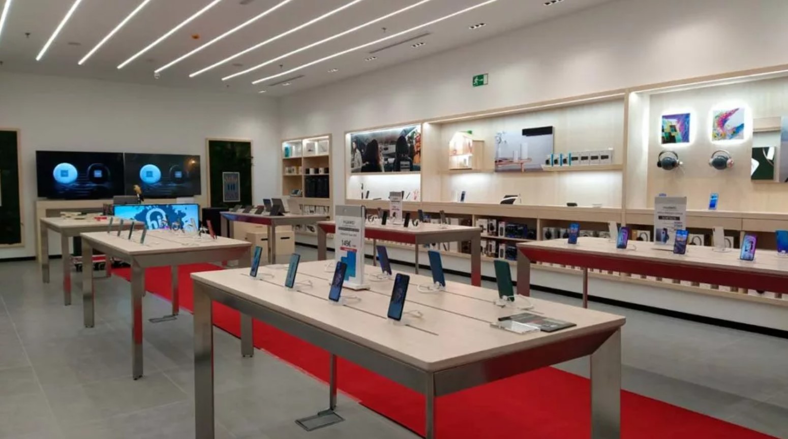 Hours, Location And Contact Telephone Number Of The Huawei Store In Madrid