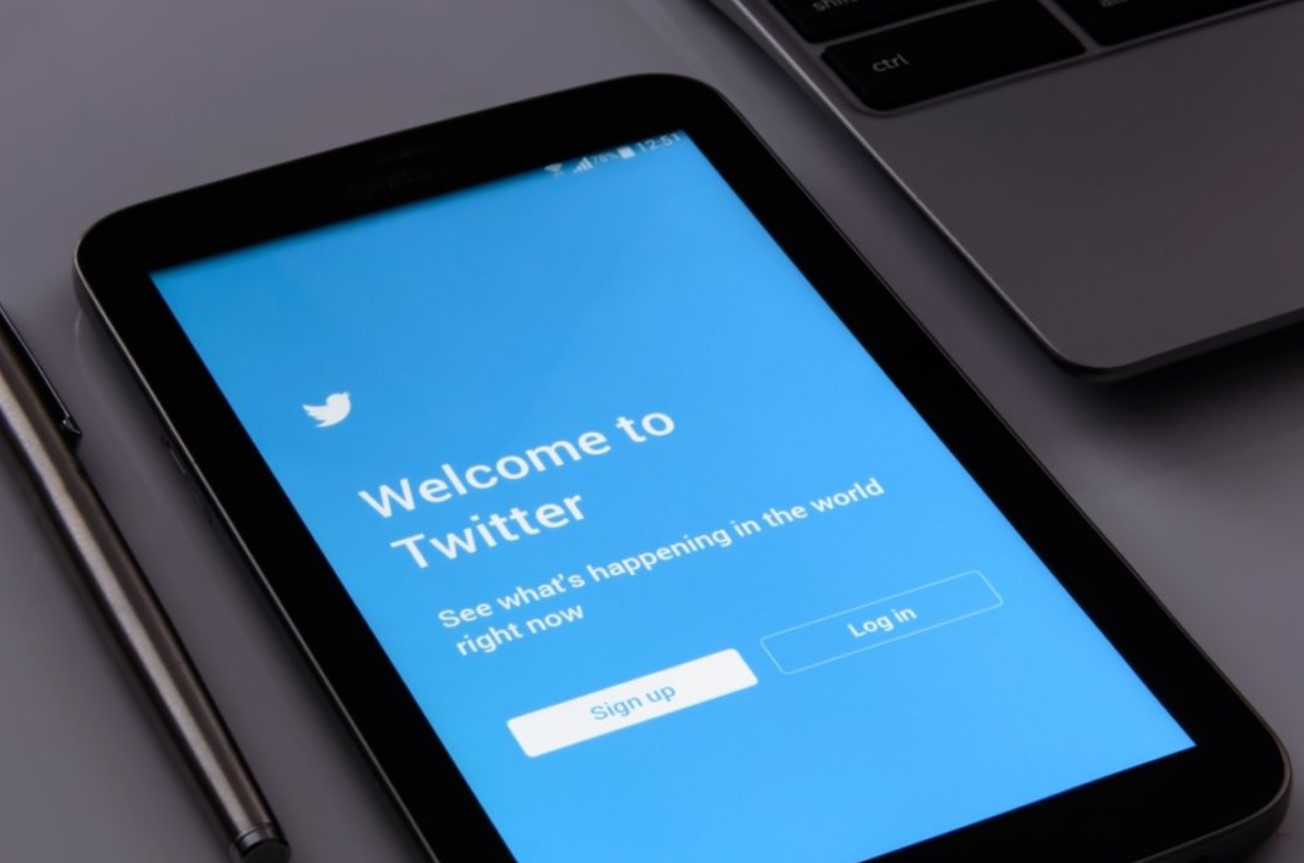 How To Download Twitter Videos From Your Mobile By Mentioning A Bot