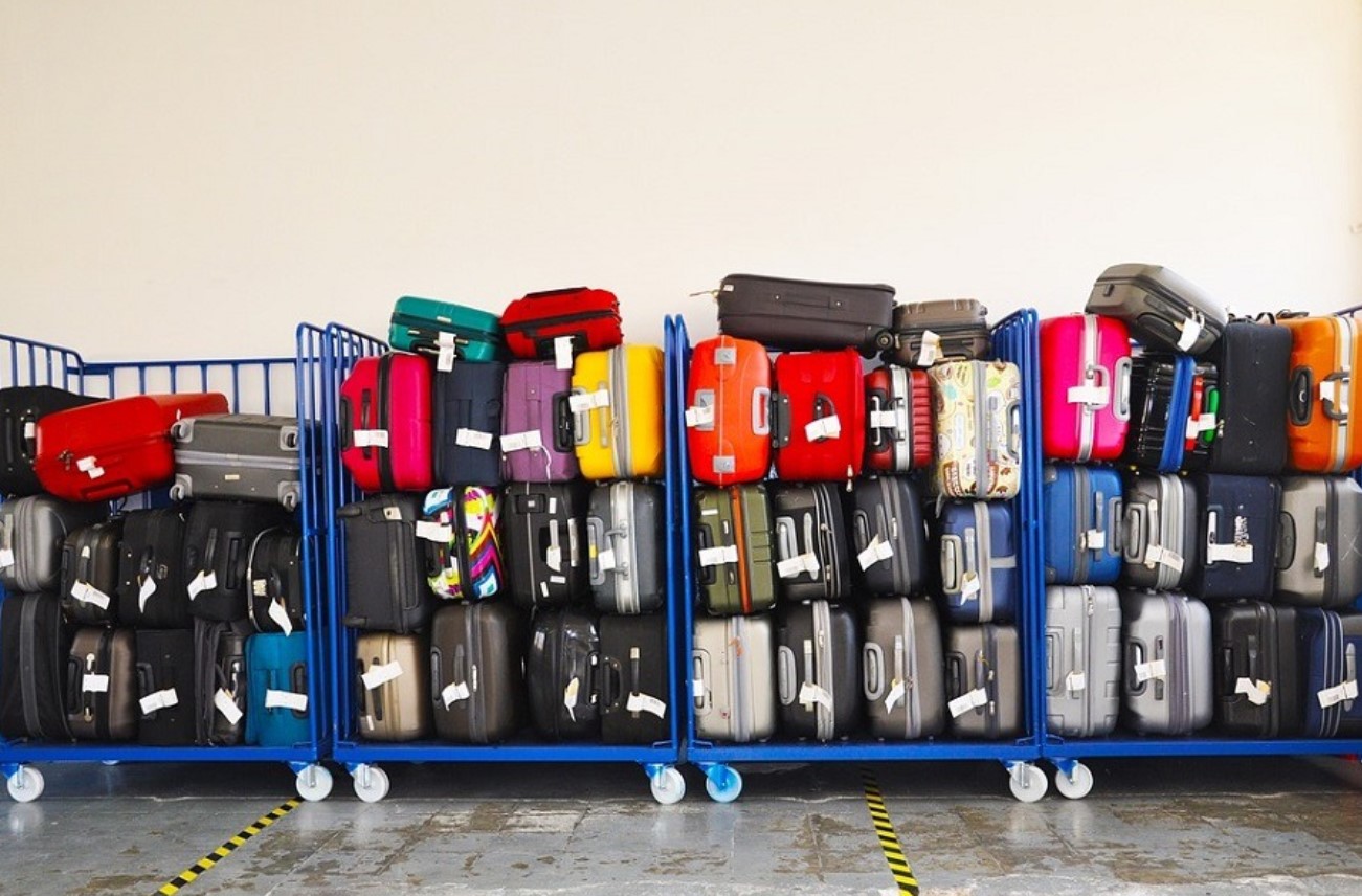 How To Send Your Suitcases By Post Office On Your Trips